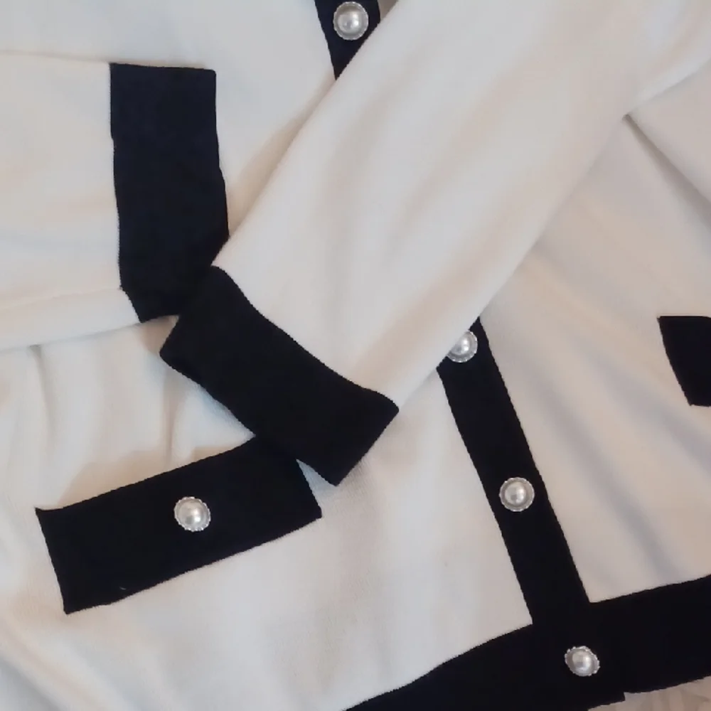 Adrianna Papell Black and White Cardigan - Picture 4 of 8